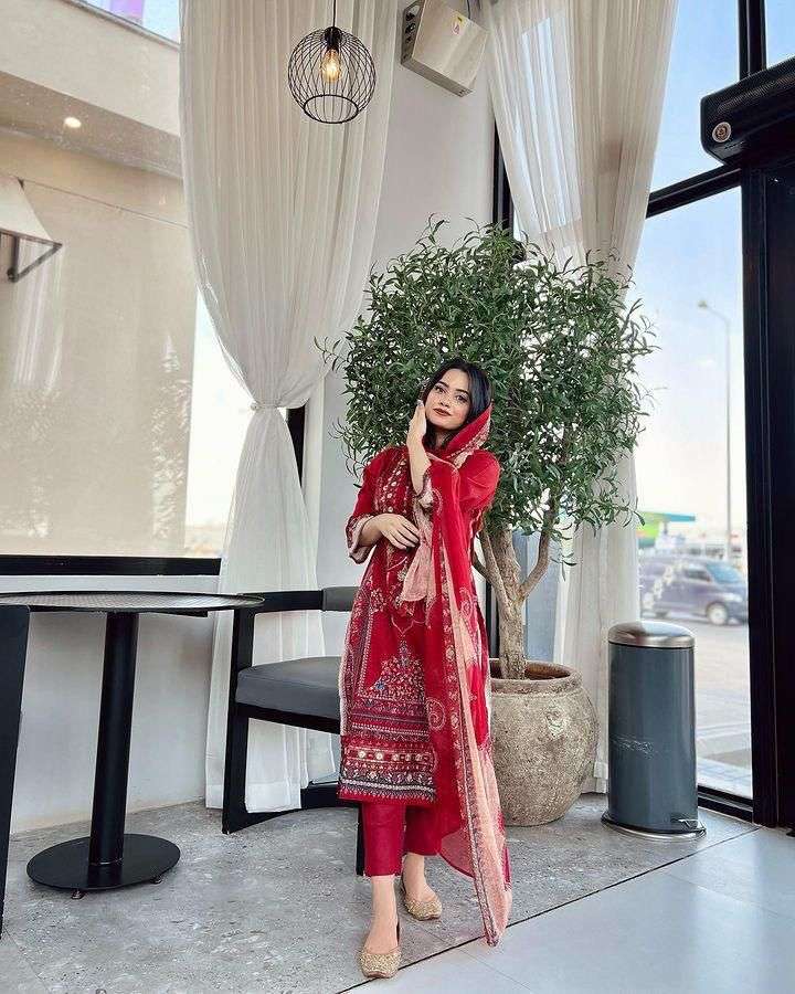AASHA DESIGNER DESIGN NO - 1075 PURE COTTON PRINT HEAVY EMBROIDERED PATCH PAKISTANI SUIT 