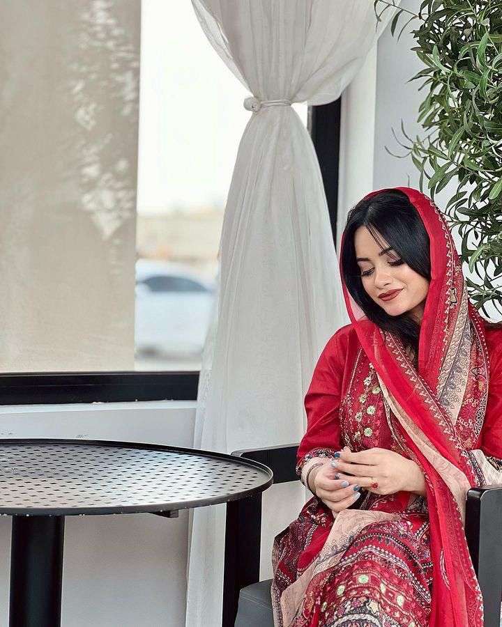 AASHA DESIGNER DESIGN NO - 1075 PURE COTTON PRINT HEAVY EMBROIDERED PATCH PAKISTANI SUIT 