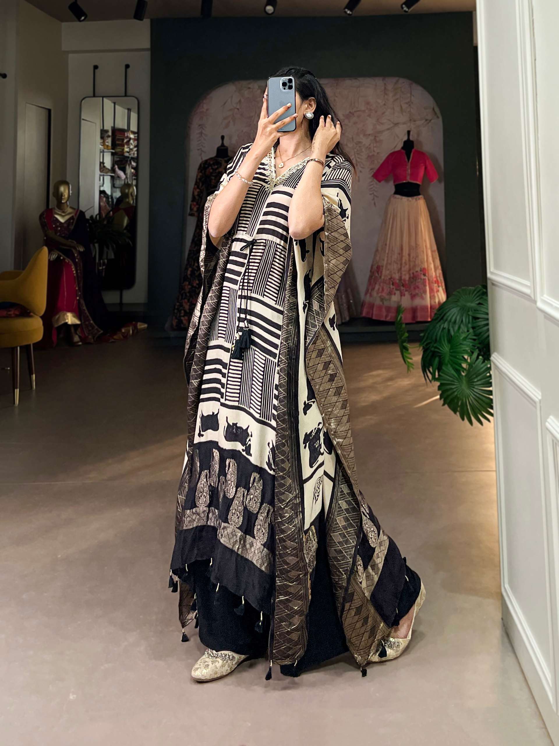 BANDHANI PALACE 3022-3023 PURE VISCOSE ZARI BORDER MIRROR WORK READYMADE KAFTAN