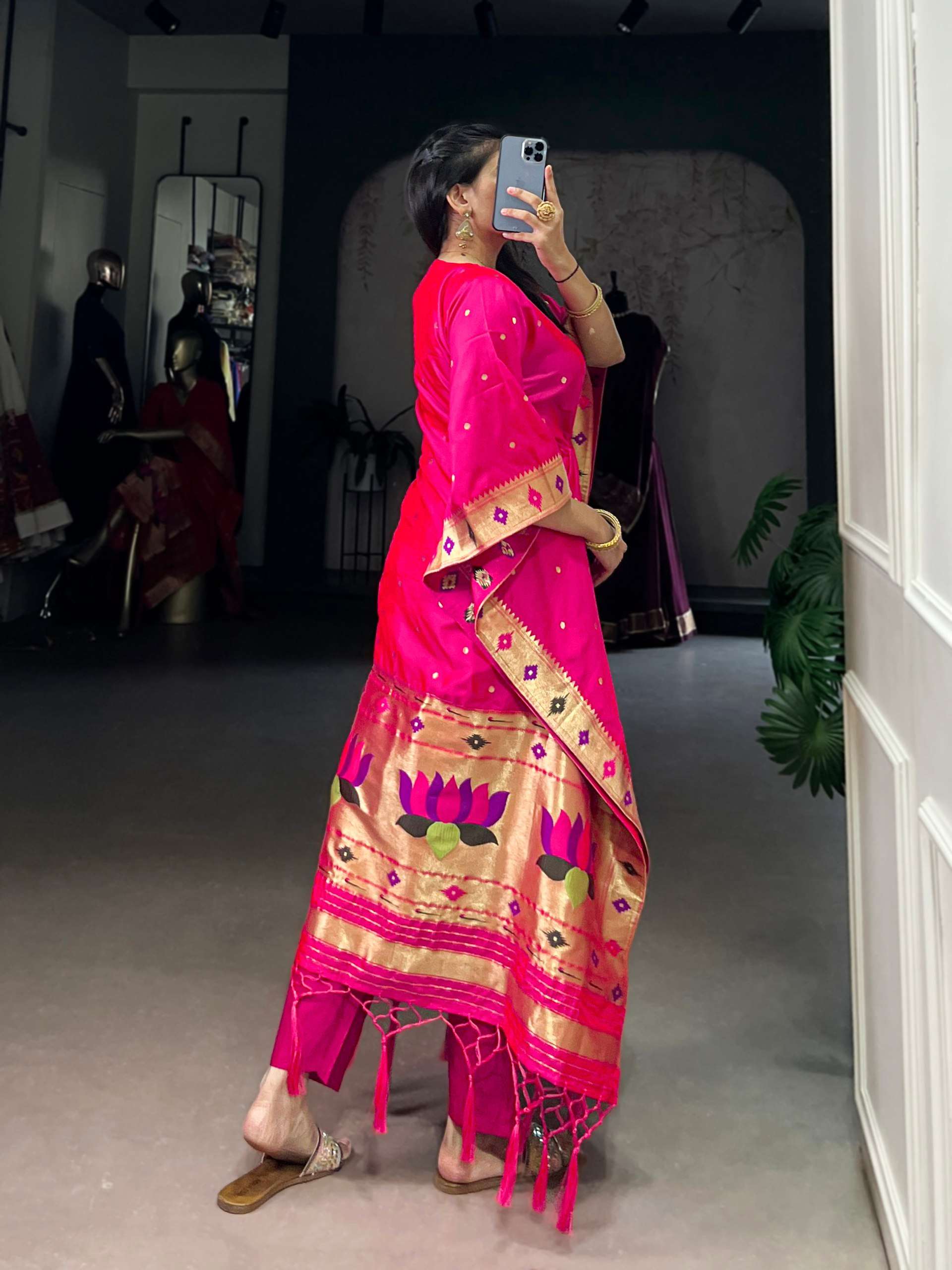 BANDHANI PALACE 3801 JACQUARD PAITHANI ZARI WEAVING WORK READYMADE KAFTAN