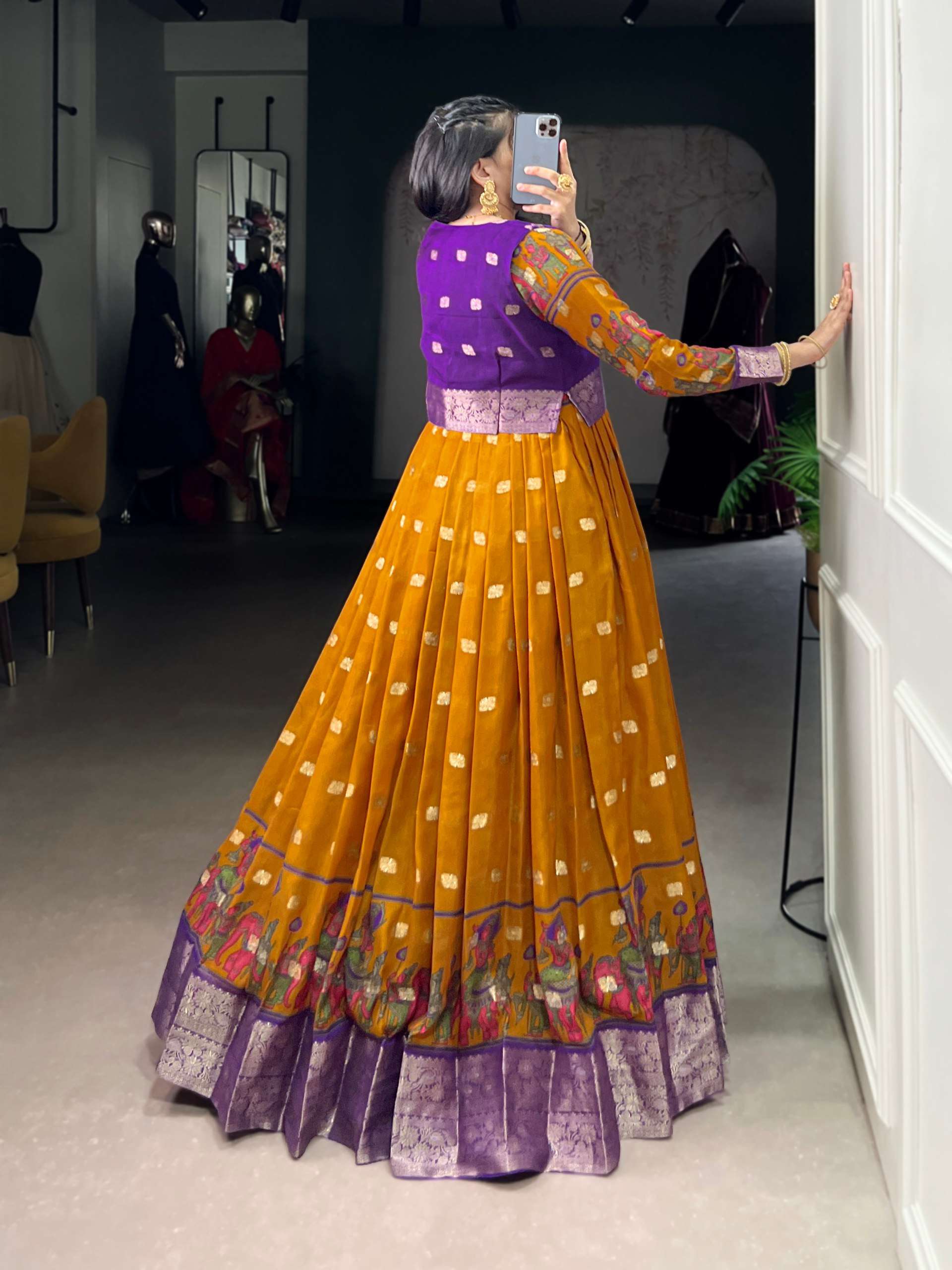 BANDHANI PALACE TANIRA 5031 POLY COTTON KALAMKARI PRINT ZARI WEAVING BORDER GOWN