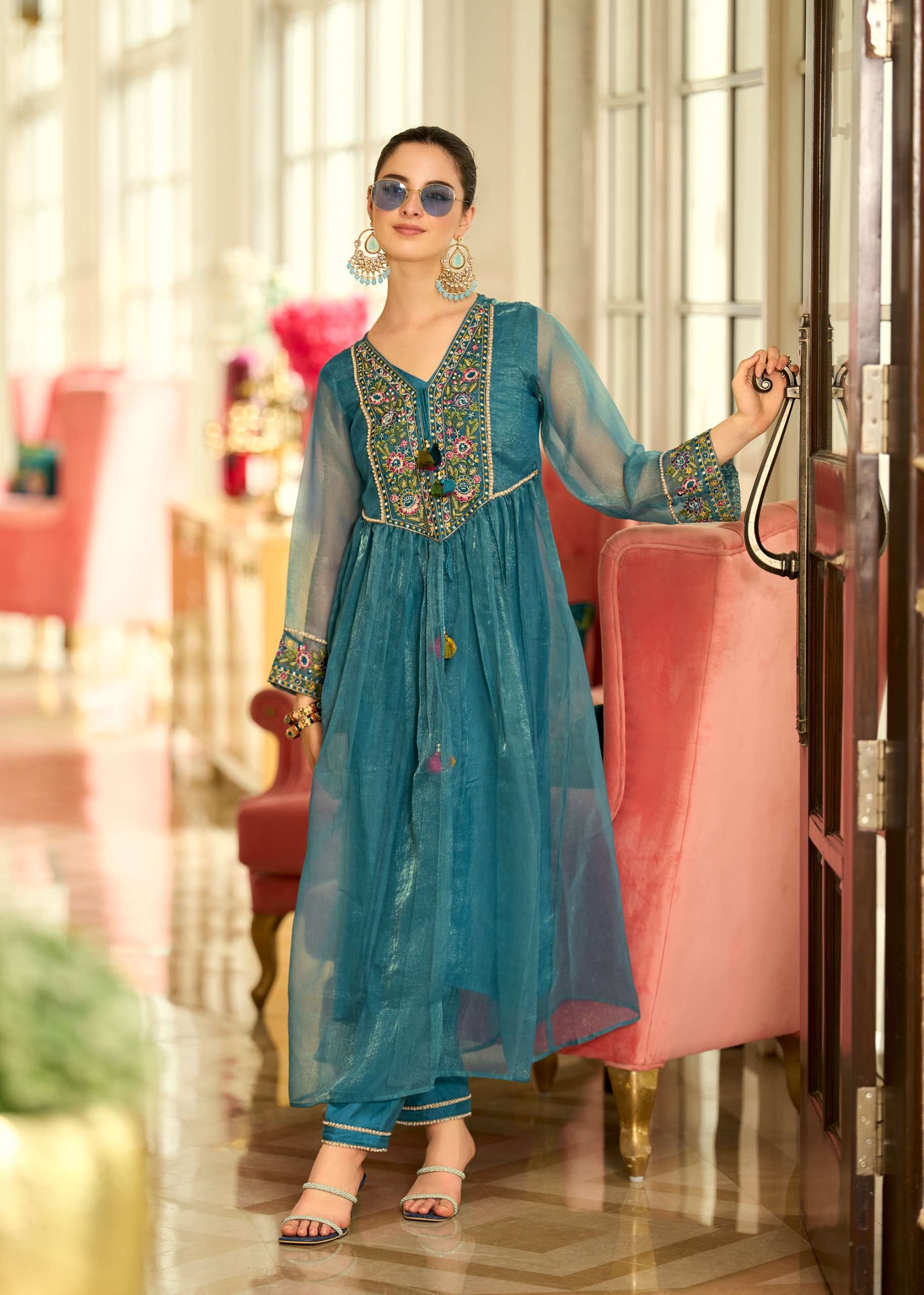 PRM INDIA SWARA ORGANZA BEAUTIFUL DESIGNER LOOK KURTI WITH PENT PAIR 