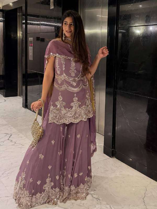 SR 1684 GEORGETTE PREETY LOOK DESIGNER PARTY WEAR LADIES SUIT