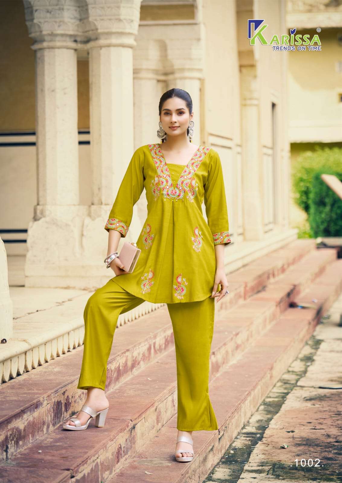 KARISSA MUSHQ VISCOSE FANCY DESIGNER LADIES KURTI WITH BOTTOM CO-ORD SET