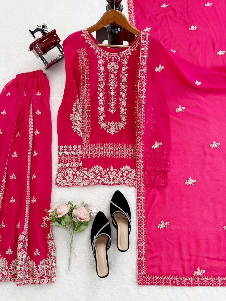 KD 1533 GEORGETTE BEAUTIFUL LOOK DESIGNER PARTY WEAR LADIES SUIT