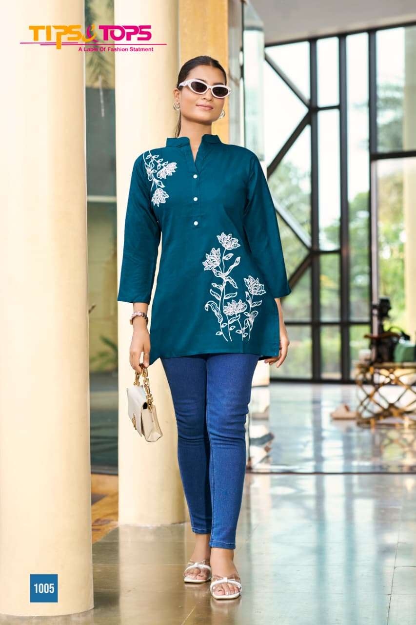 TIPS AND TOPS BLOSSOM RAYON FANCY WESTERN WEAR LADIES TOP