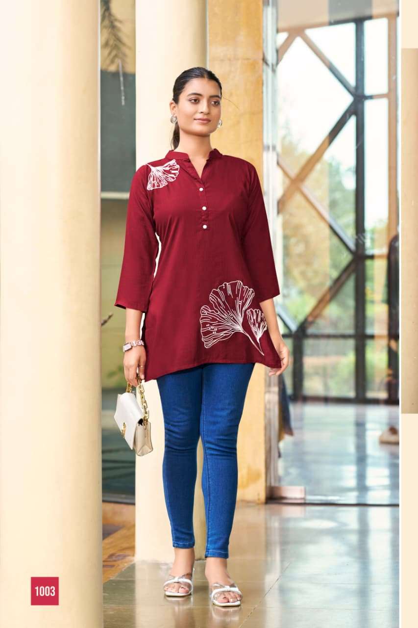 TIPS AND TOPS BLOSSOM RAYON FANCY WESTERN WEAR LADIES TOP