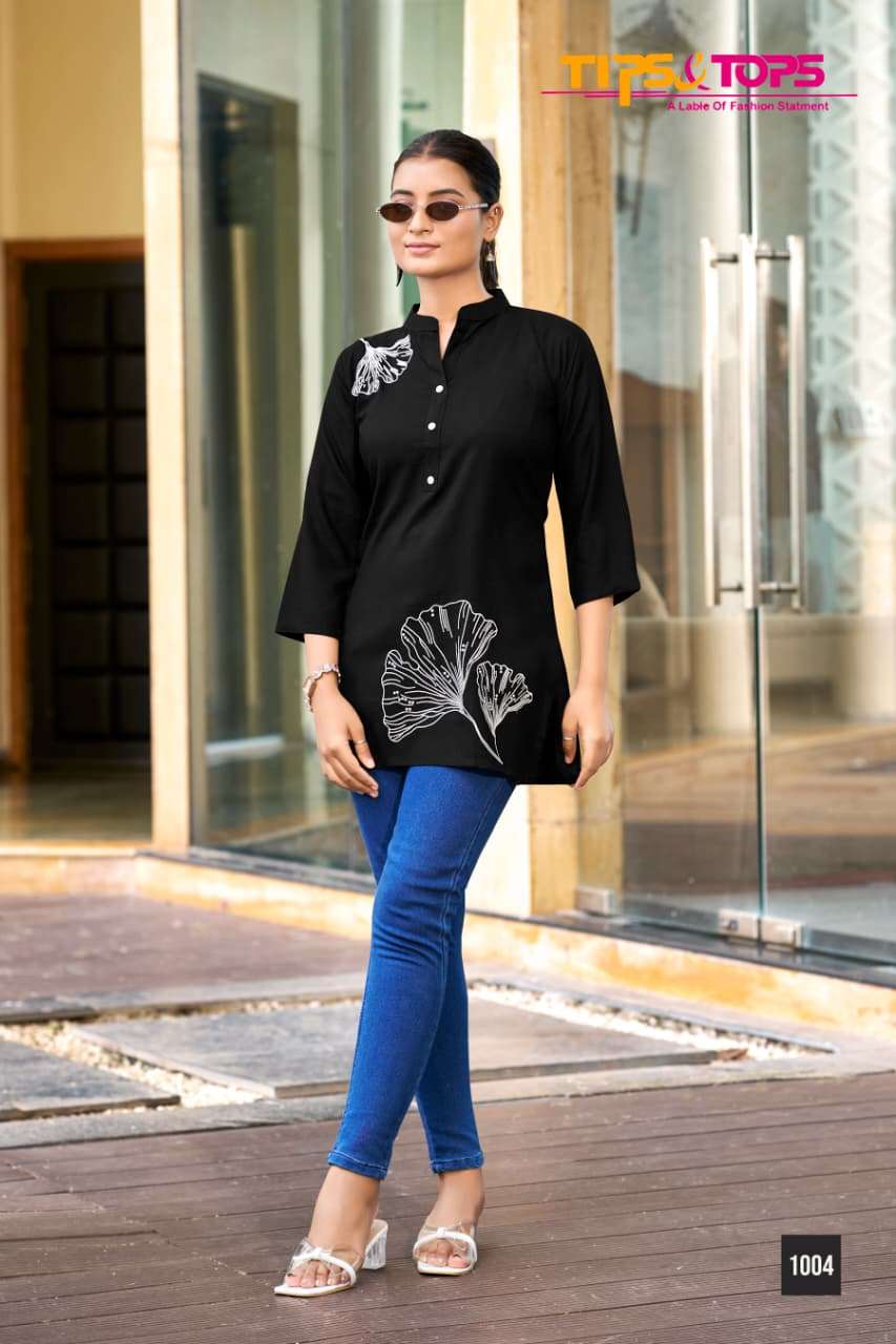 TIPS AND TOPS BLOSSOM RAYON FANCY WESTERN WEAR LADIES TOP