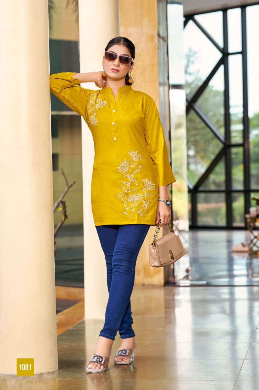 TIPS AND TOPS BLOSSOM RAYON FANCY WESTERN WEAR LADIES TOP