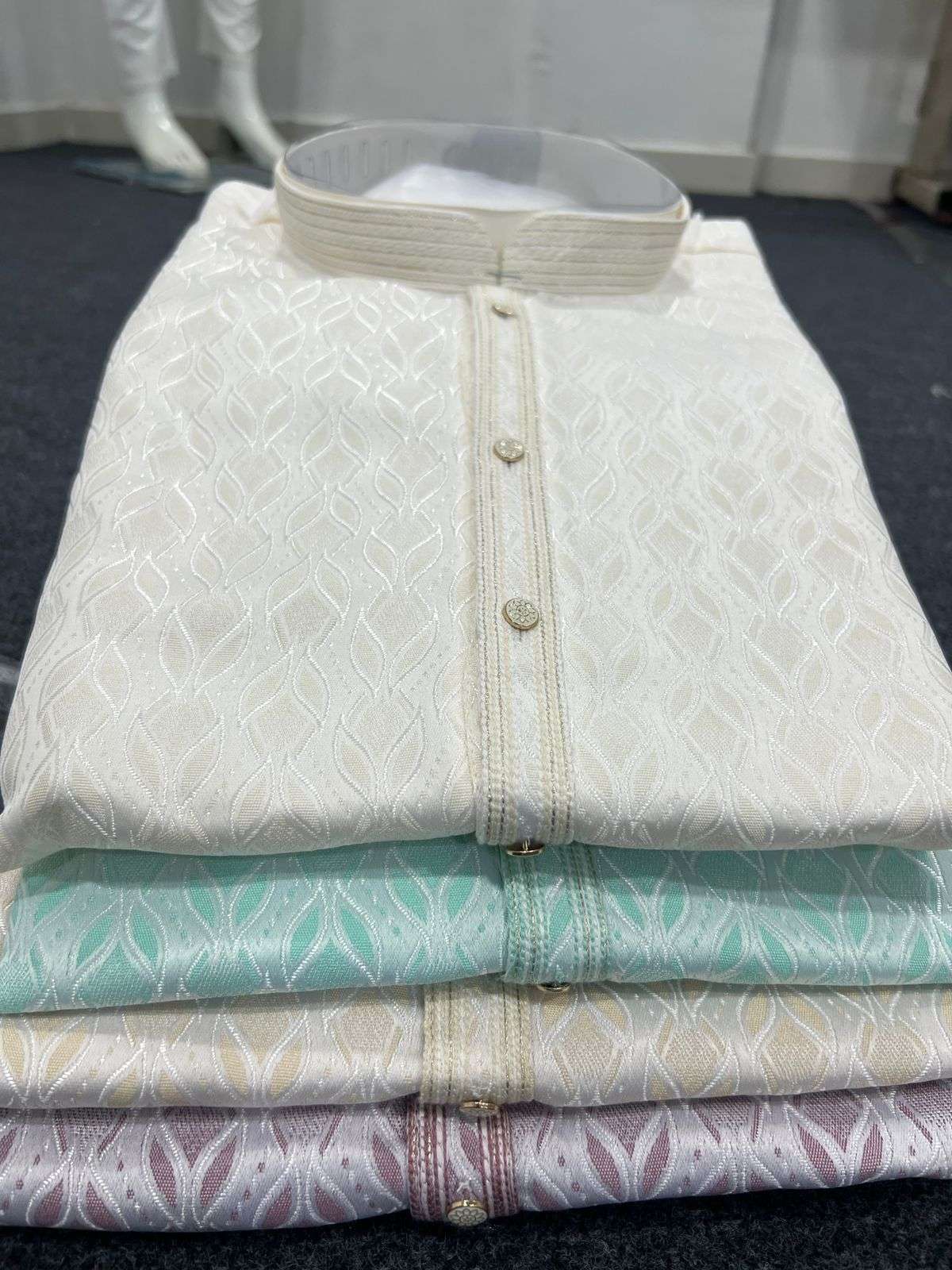 INLI BARATI SILK JACQUARD DESIGNER ETHNIC WEAR MENS KURTA WITH PYJAMA PAIR 