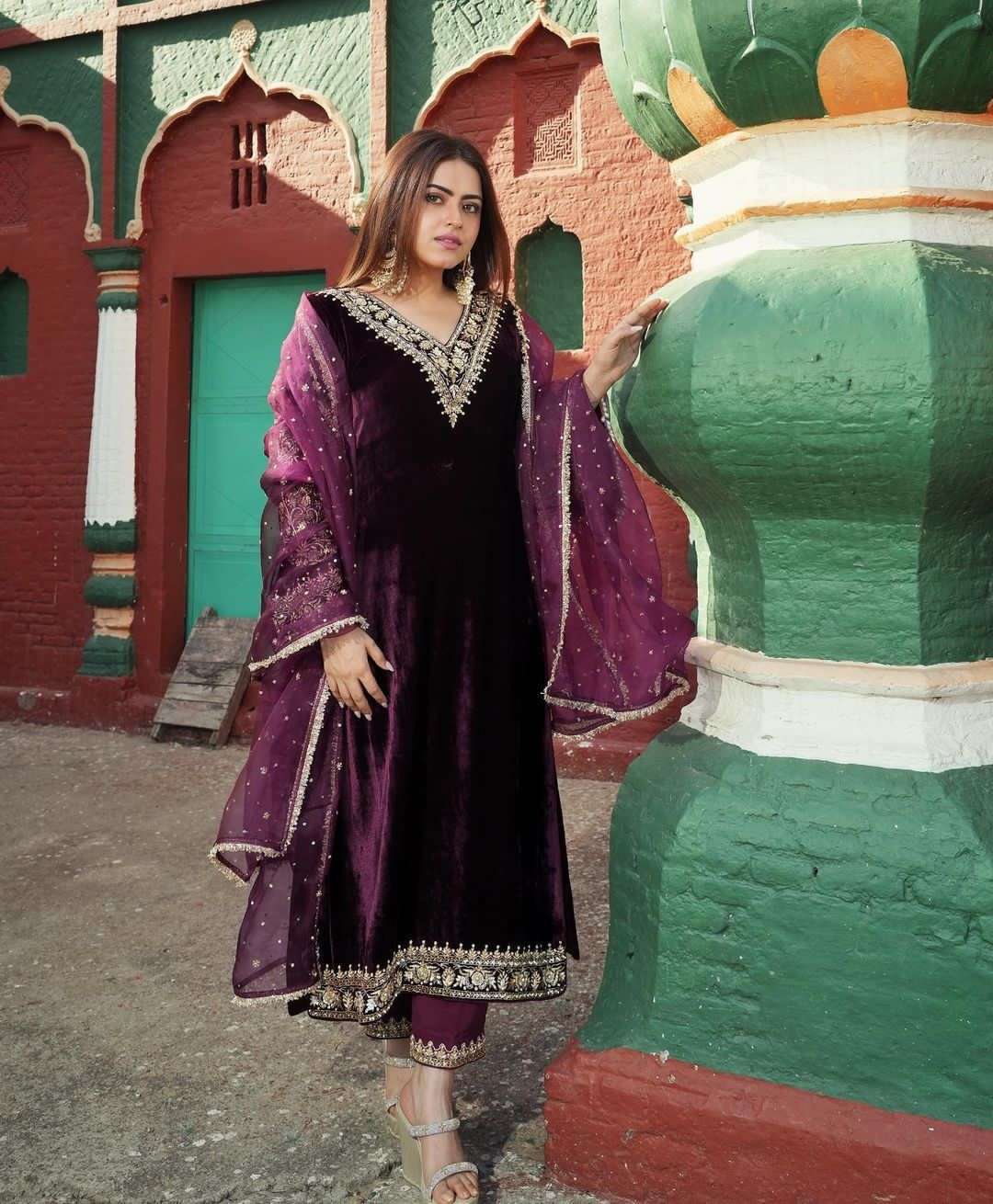 AD 055 VELVET DESIGNER READY MADE PAKISTANI STYLE SUIT