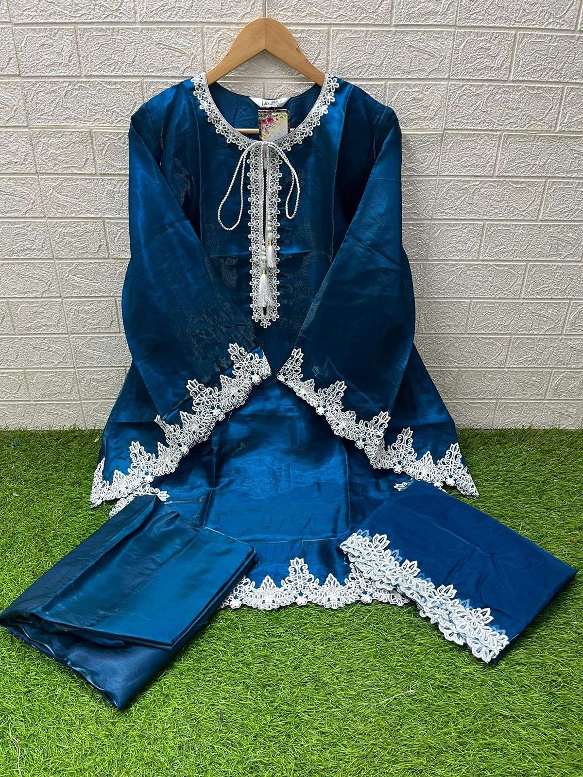 LAXURIA TRENDZ D NO 1577 SATIN BEAUTIFUL LOOK DESIGNER PAKISTANI SUIT