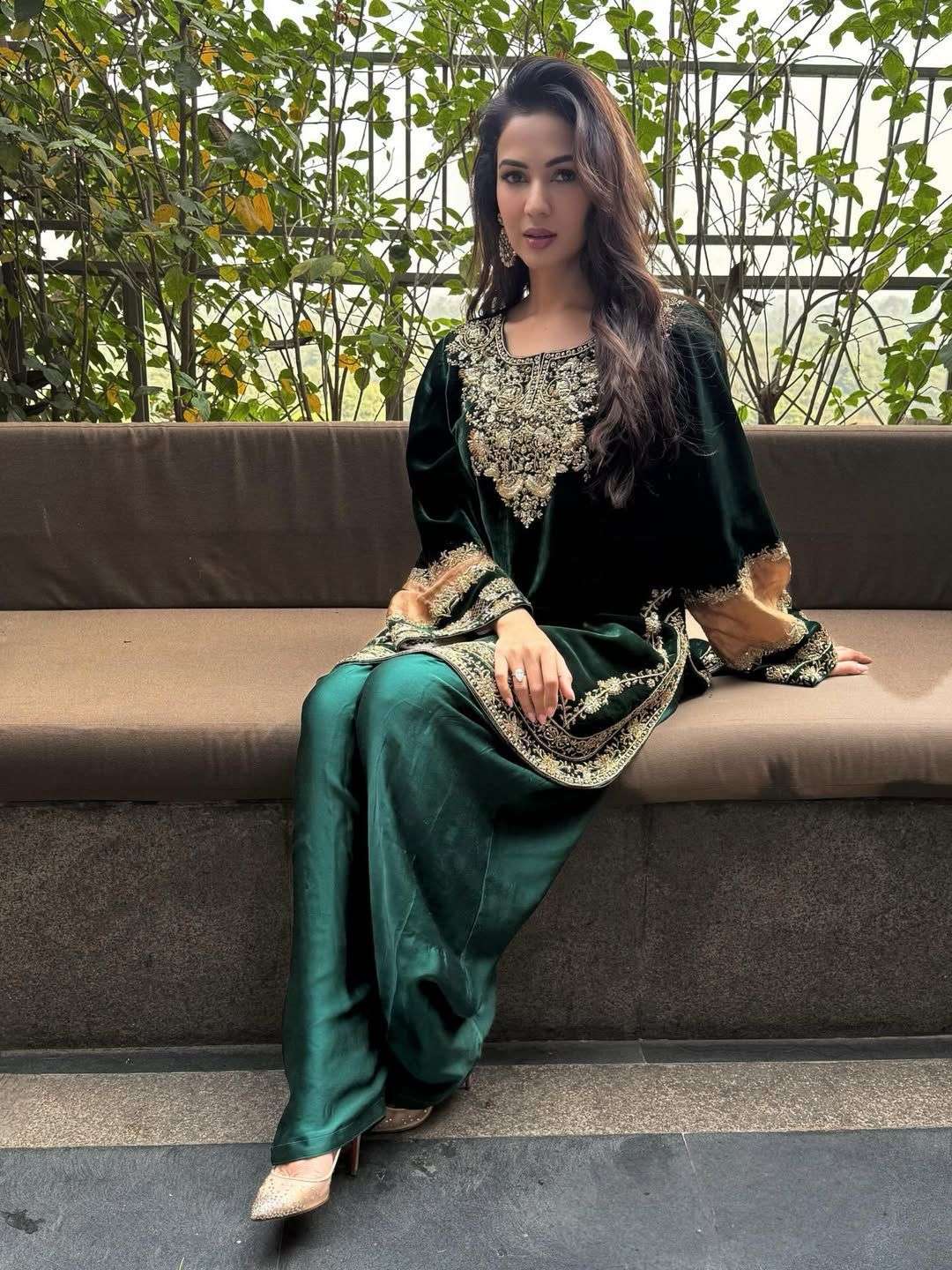 LG 2032 VELVET EMBROIDERY DESIGNER WINTER SEASON WEAR FESTIVE SUIT