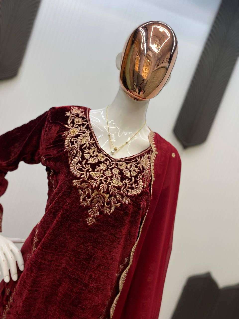 BE 2020 VELVET BEAUTIFUL DESIGNER WORK PARTY WEAR LADIES SUIT