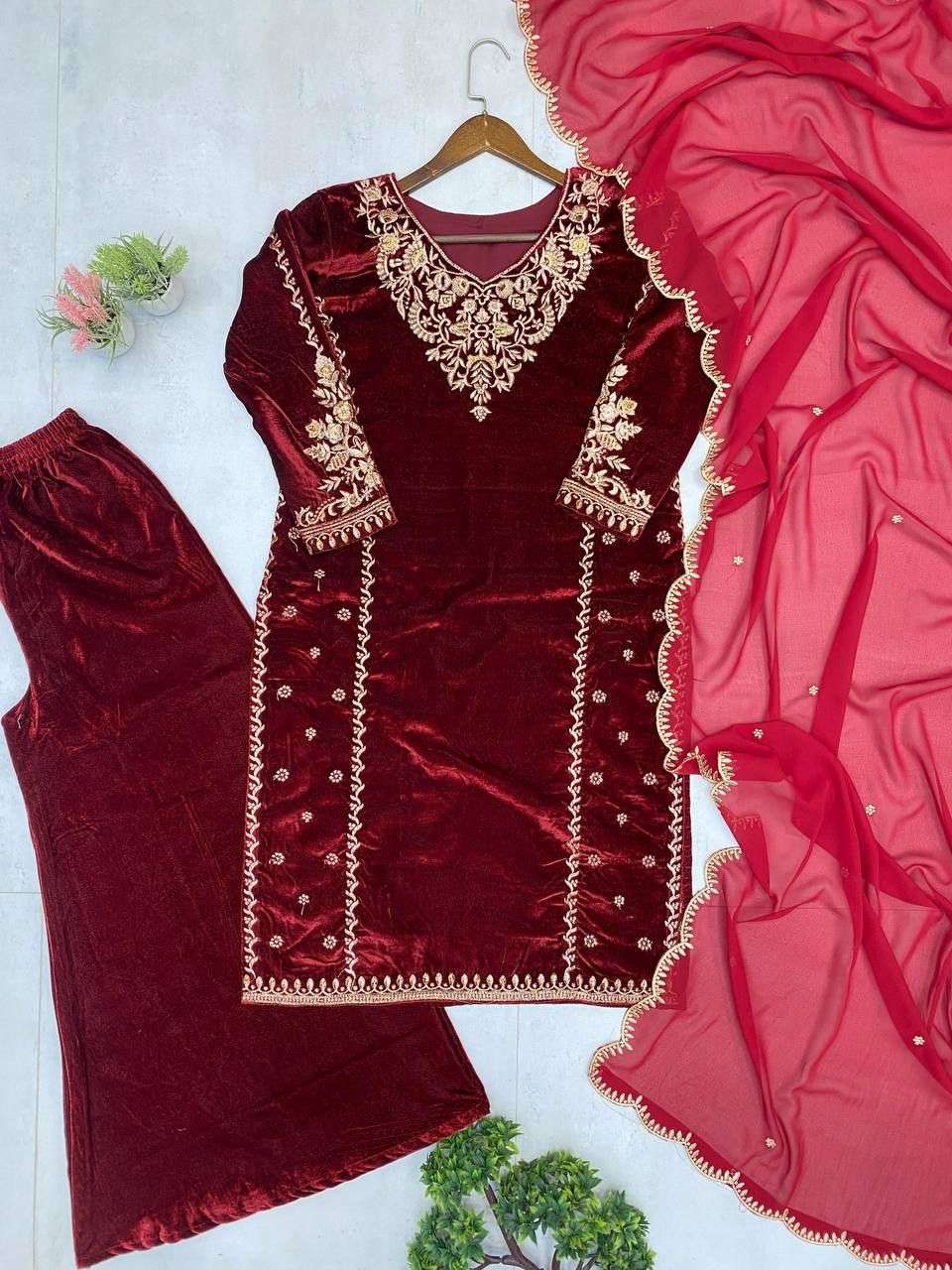 BE 2020 VELVET BEAUTIFUL DESIGNER WORK PARTY WEAR LADIES SUIT