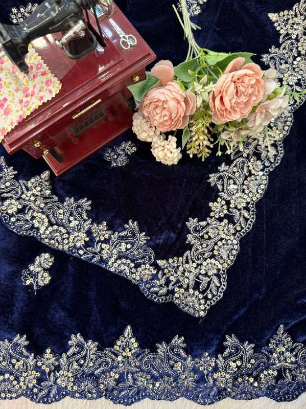 KD 616 VELVET HEAVY ELEGANT DESIGNER LOOK PARTY WEAR LADIES SAREE