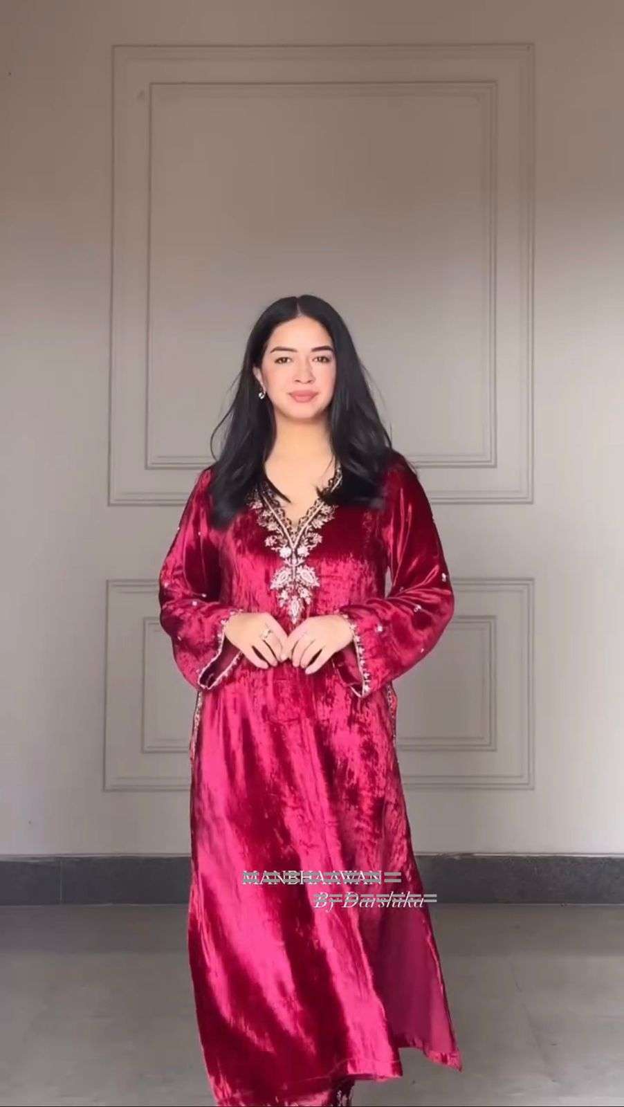 LG 2025 VELVET BEAUTIFUL DESIGNER WORK PARTY WEAR LADIES SUIT