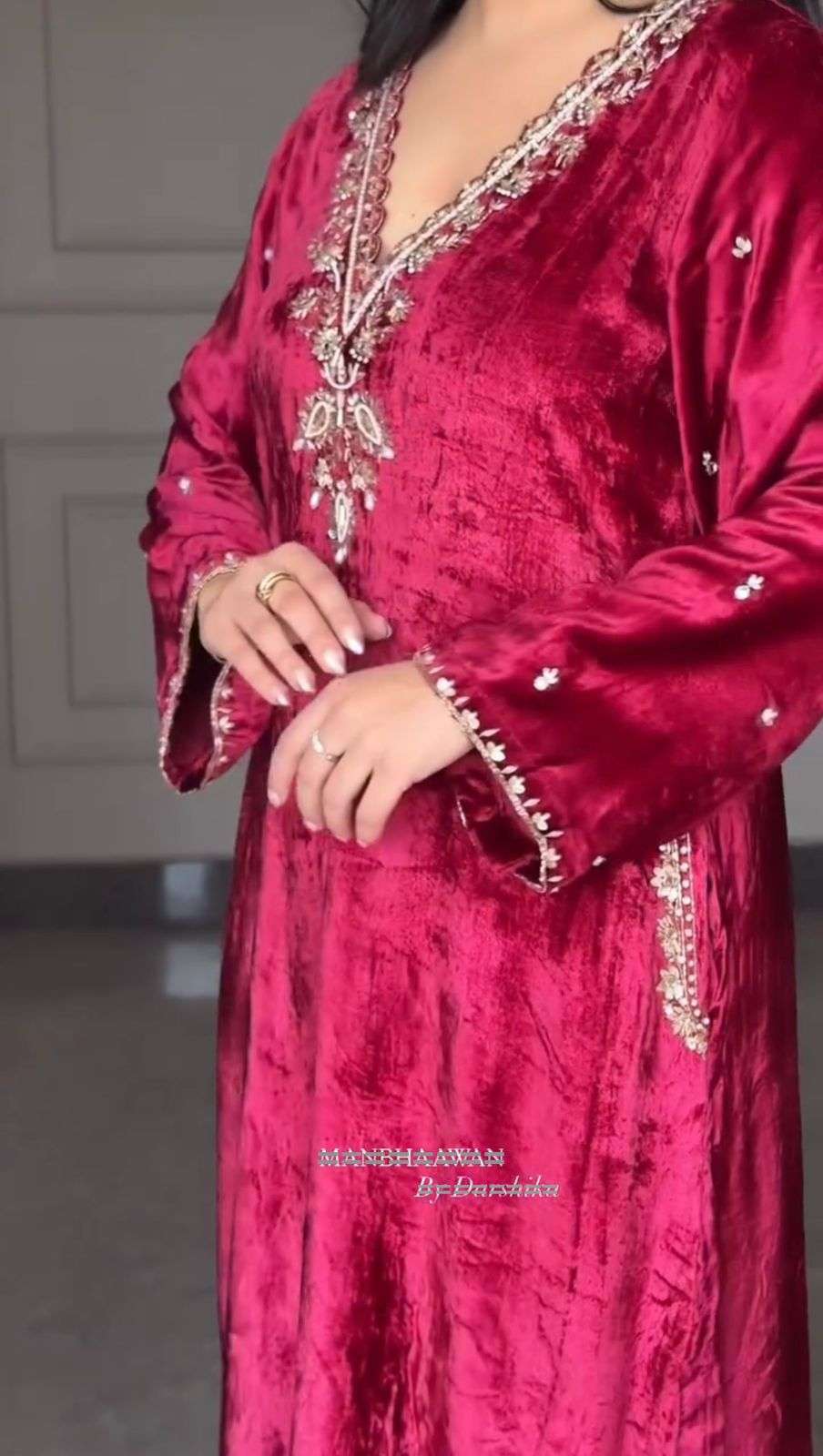 LG 2025 VELVET BEAUTIFUL DESIGNER WORK PARTY WEAR LADIES SUIT