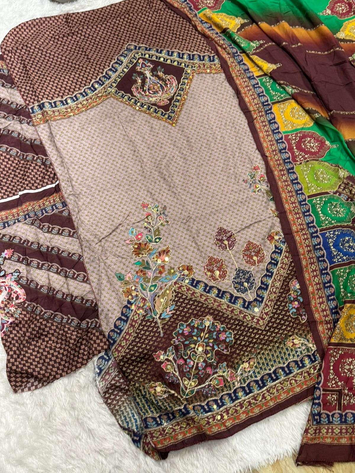 MEHBOOB TEX DESIGN NO - 1816 ABC PURE VISCOSE MUSLIN DIGITAL PRINT AARI HANDWORK PAKISTANI SUIT
