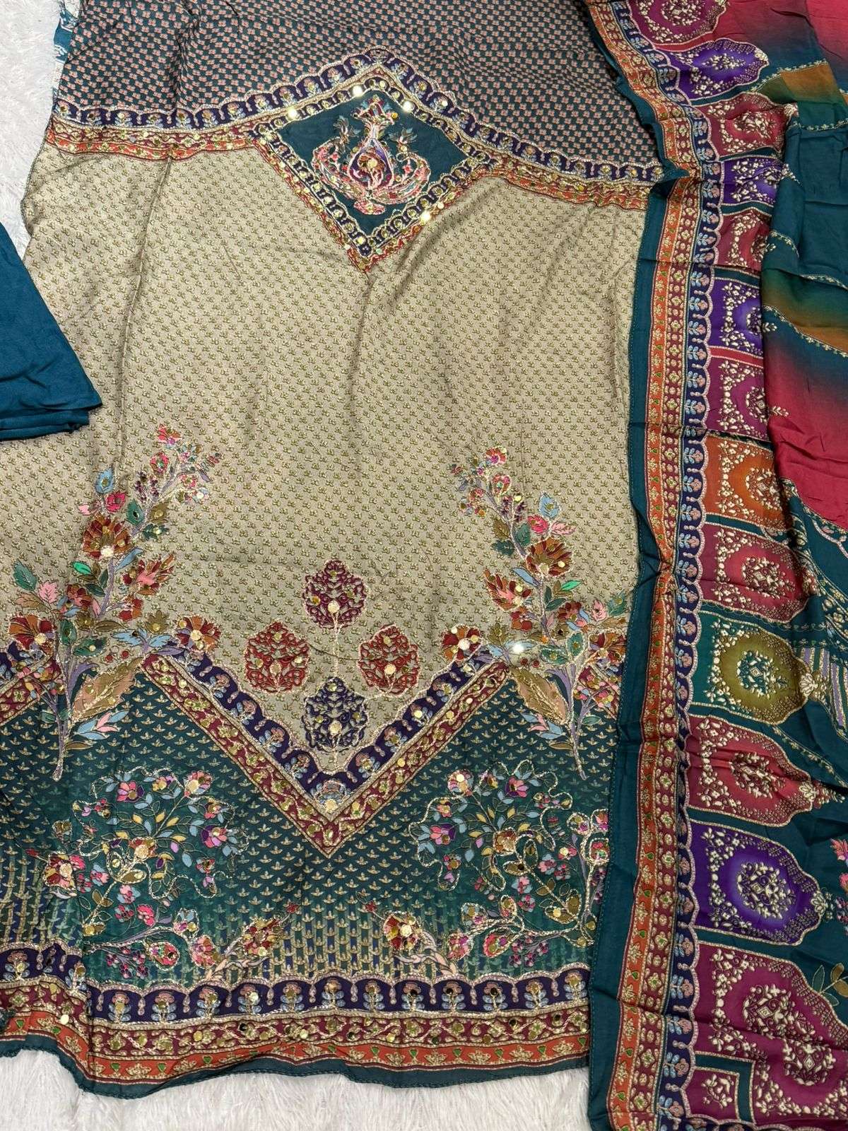 MEHBOOB TEX DESIGN NO - 1816 ABC PURE VISCOSE MUSLIN DIGITAL PRINT AARI HANDWORK PAKISTANI SUIT