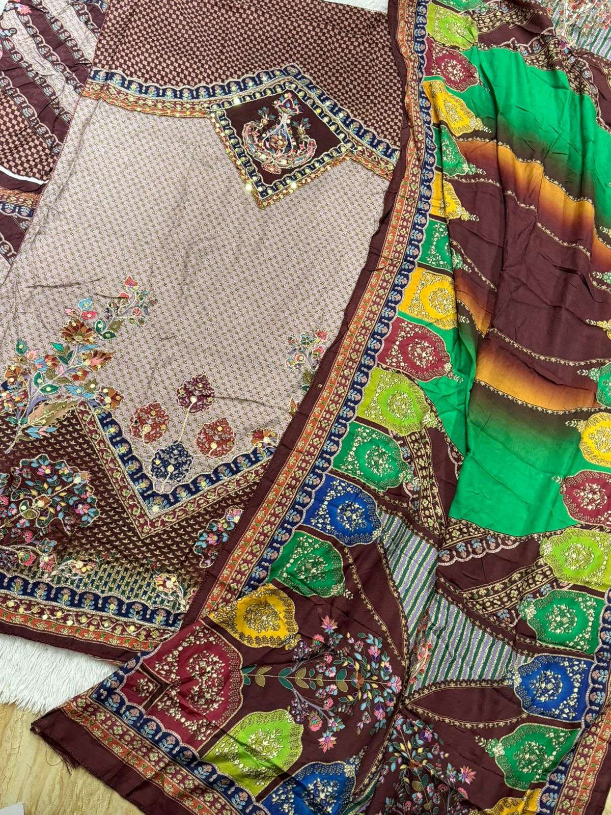 MEHBOOB TEX DESIGN NO - 1816 ABC PURE VISCOSE MUSLIN DIGITAL PRINT AARI HANDWORK PAKISTANI SUIT