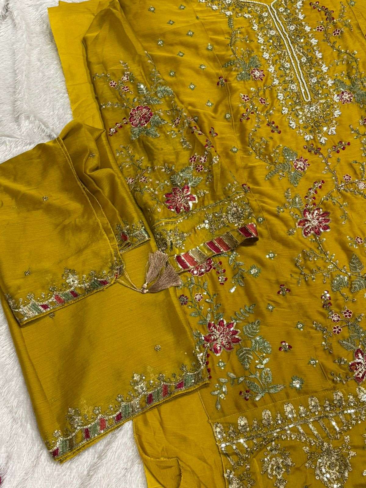 MEHBOOB TEX DESIGN NO - 1828 DINTING CHIFFON HEAVY EMBROIDERED PAKISTANI SUIT 