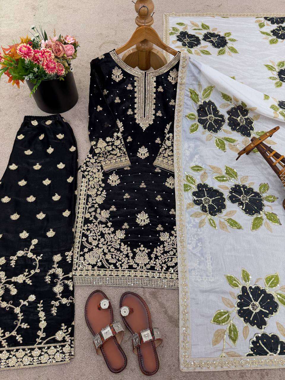 SRK 5315 SILK HEAVY EMBROIDERY DESIGNER WEDDING WEAR SUIT