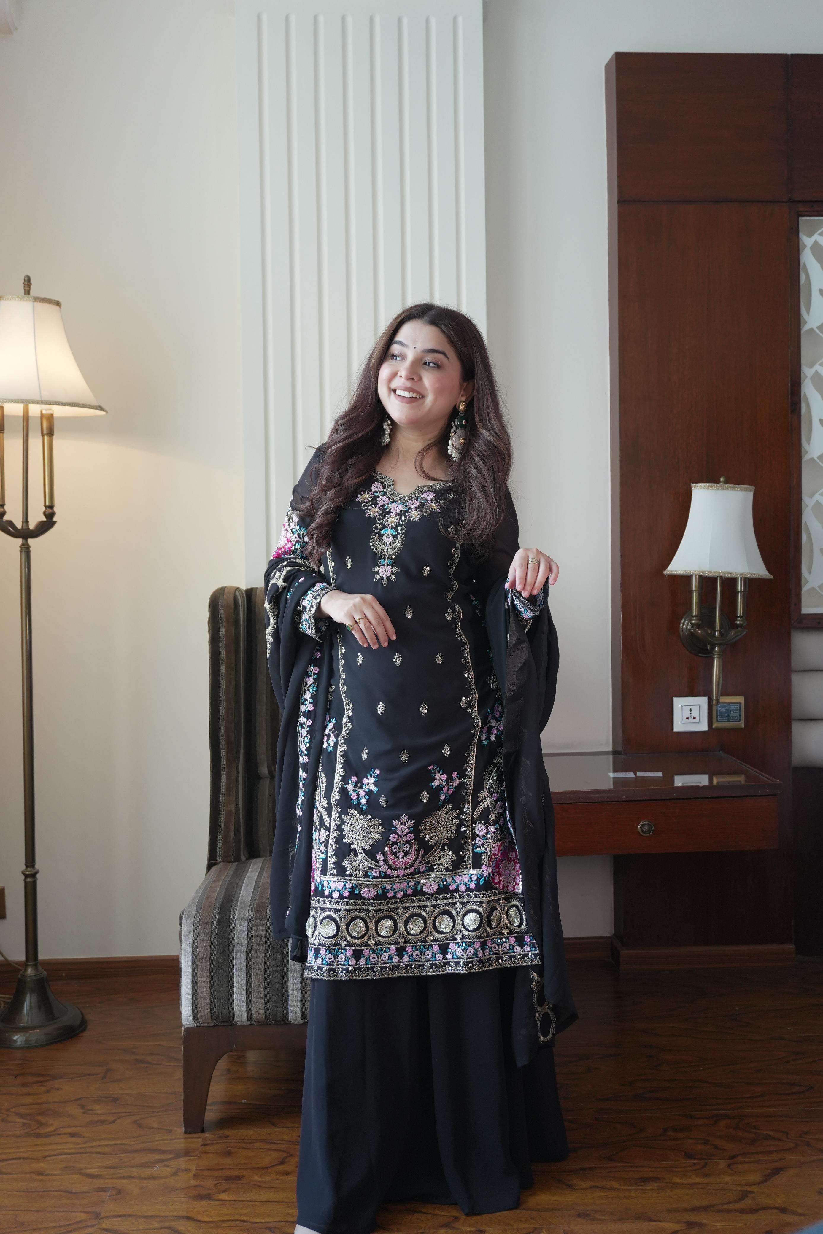 LM 13 GEORGETTE BEAUTIFUL PARTY WEAR LOOK DESIGNER LADIES SUIT