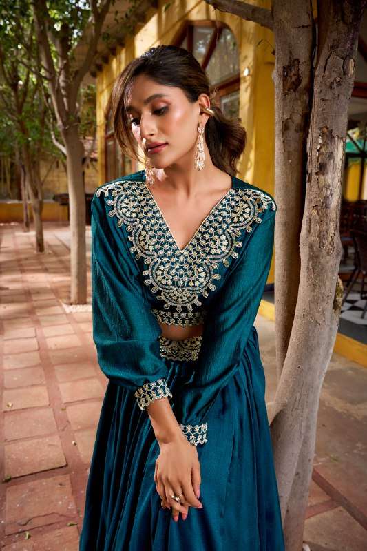 NNK RIWAAZ SILK DESIGNER PARTY WEAR LADIES CO-ORD SET TOP WITH LEHENGA 