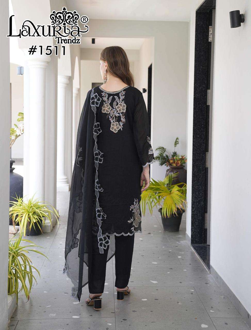 LAXURIA TRENDZ D NO 1511 GEORGETTE DESIGNER PAKISTANI SUIT