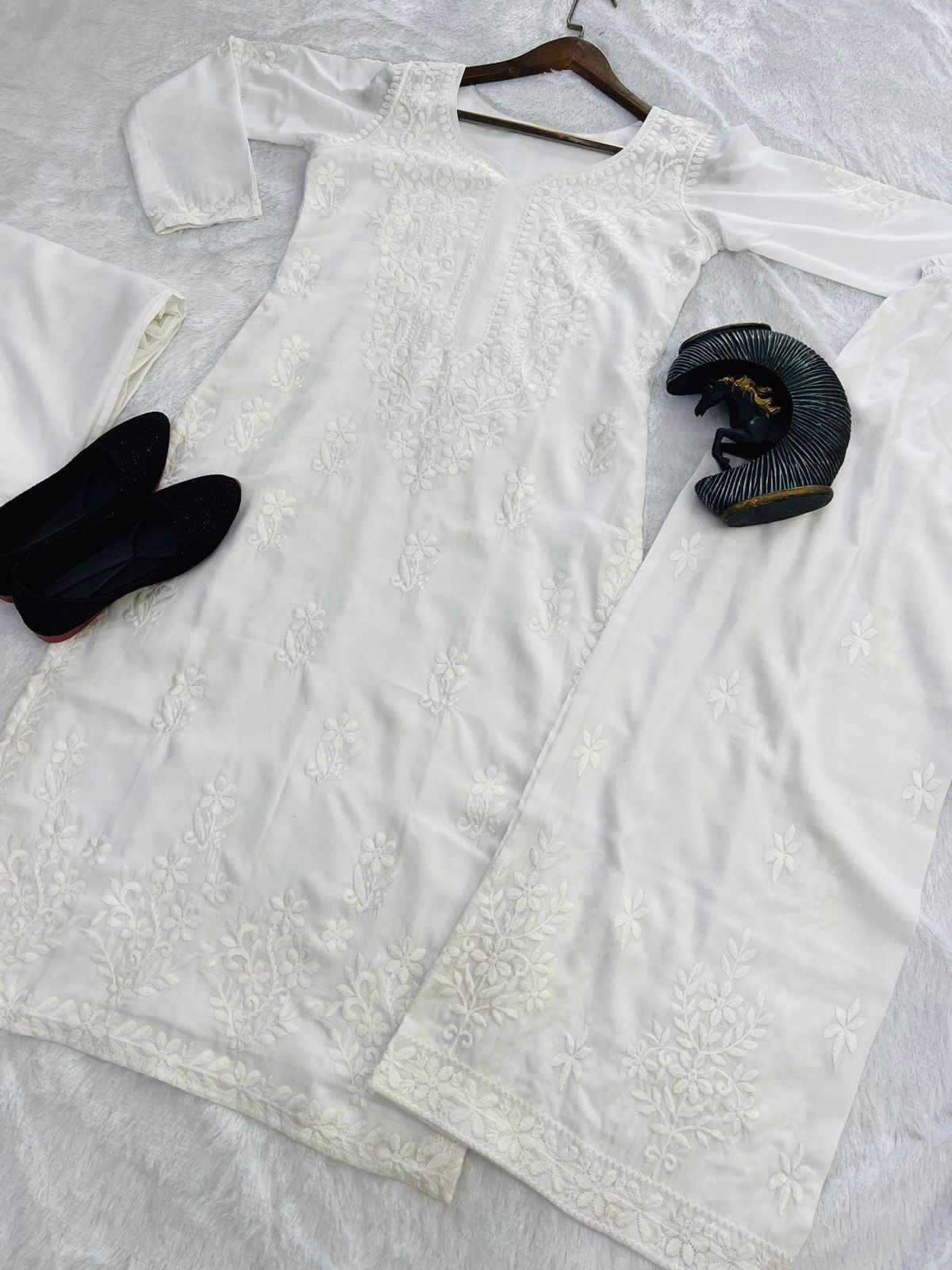 BE 125 MUSLIN PREETY LOOKS LADIES TOP PLAZZO AND DUPATTA SET 