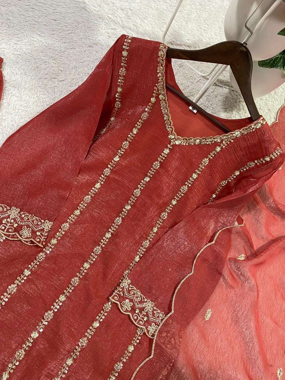 BE 454 CRUNCHY SILK BEAUTIFUL DESIGNER LOOK PARTY WEAR LADIES SUIT