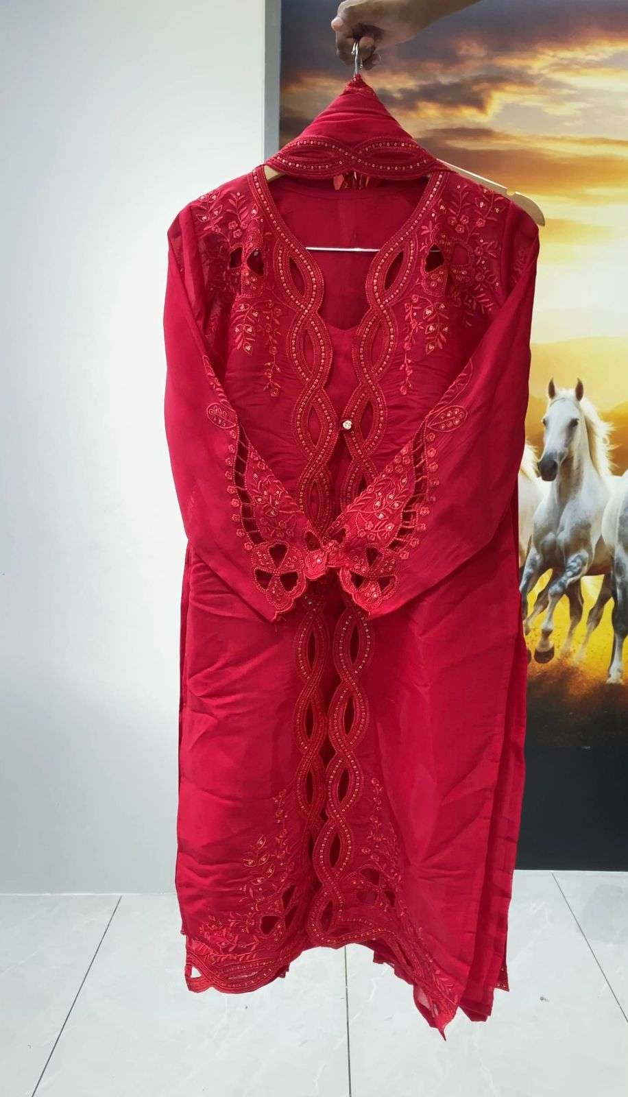 LM 18 CHANDERI SILK BEAUTIFUL DESIGNER LOOK PARTY WEAR LADIES SUIT