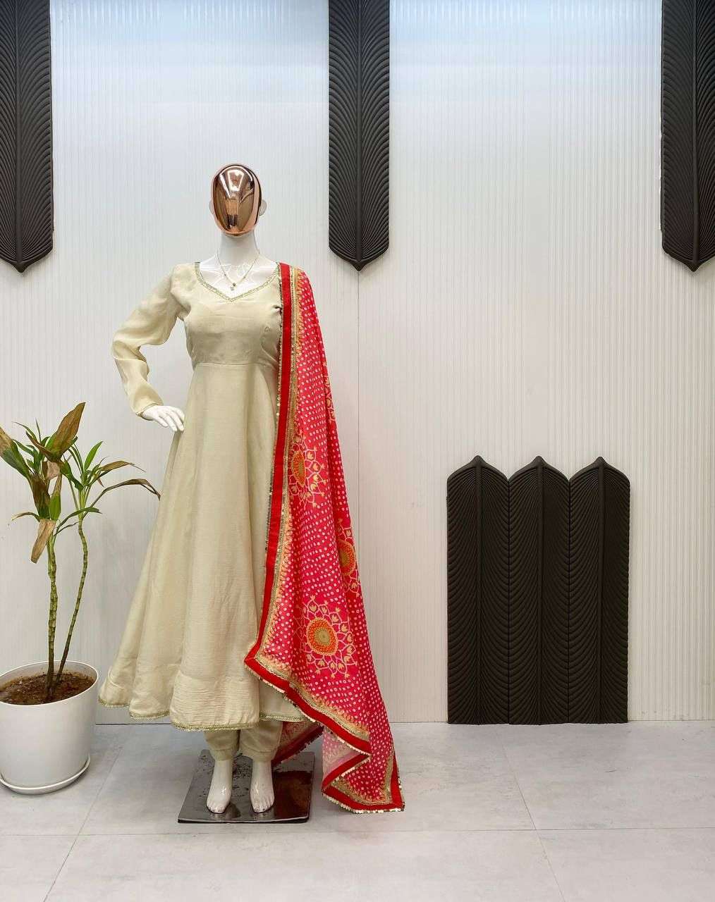 LG 1970 PREETY LOOK DESIGNER PARTY WEAR ANARKALI GOWN STYLE LADIES SUIT
