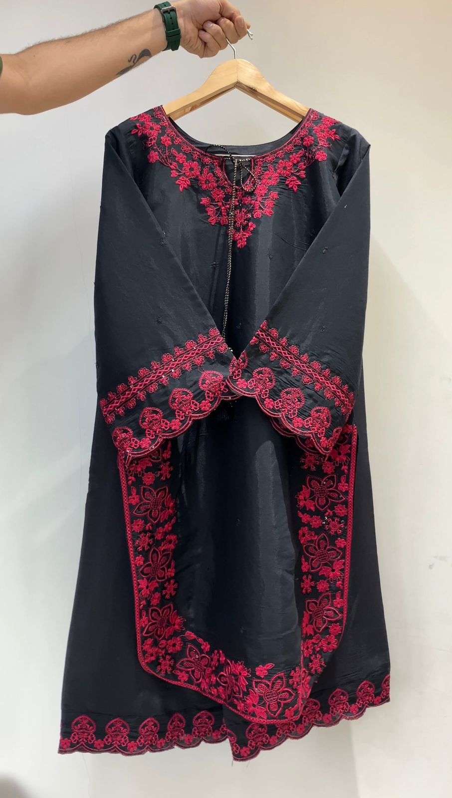 LG 2100 CREPE DESIGNER PAKISTANI STYLE KURTI WITH PLAZZO PAIR 