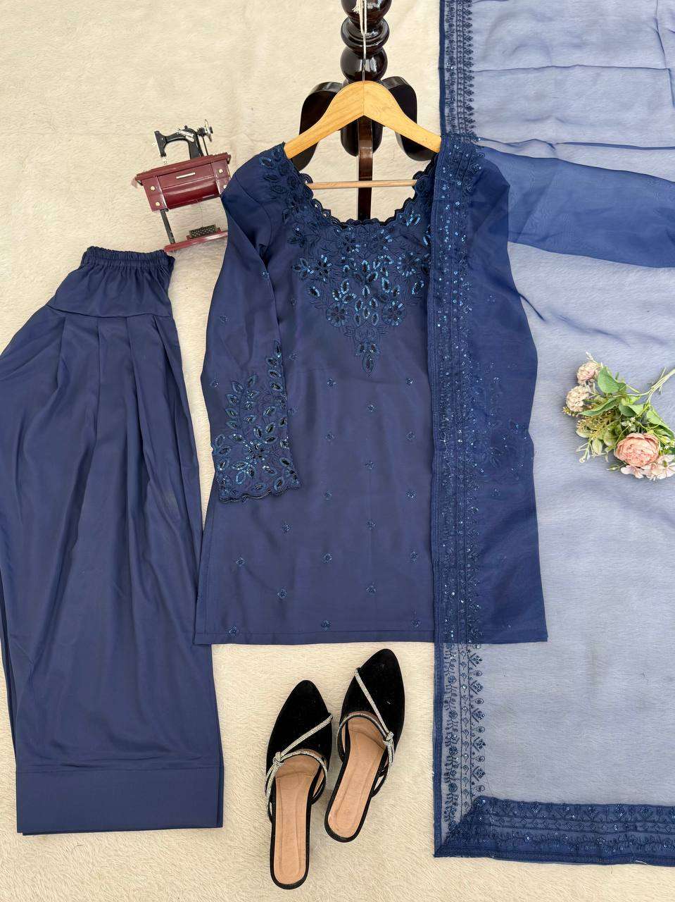 RTC 6005 SILK PREETY WHITE DESIGNER LOOK FESTIVE WEAR SUIT