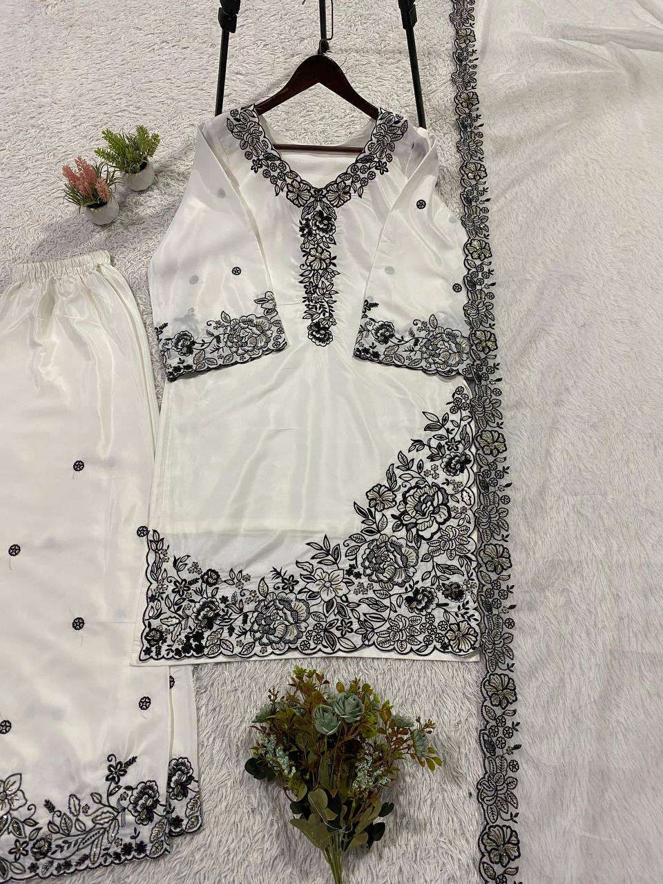 LG 2097 CREPE SEQUENCE EMBROIDERY DESIGNER WORK PAKISTANI STYLE LADIES SUIT